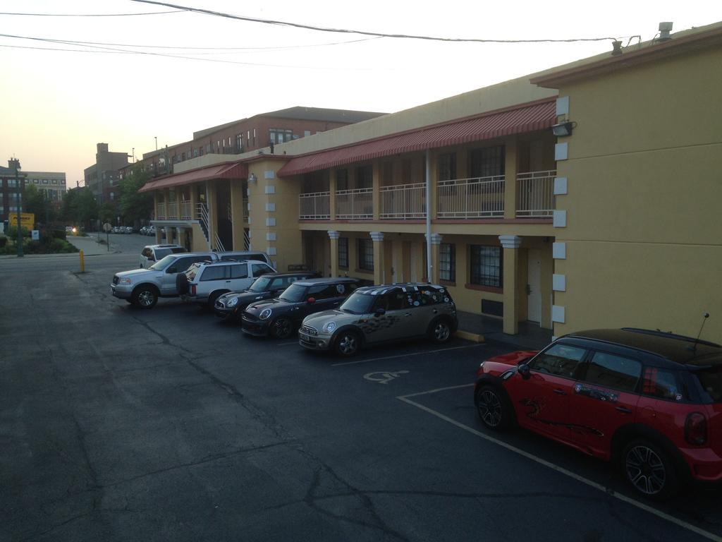 Vista Inn & Suites Beale Street メンフィス エクステリア 写真
