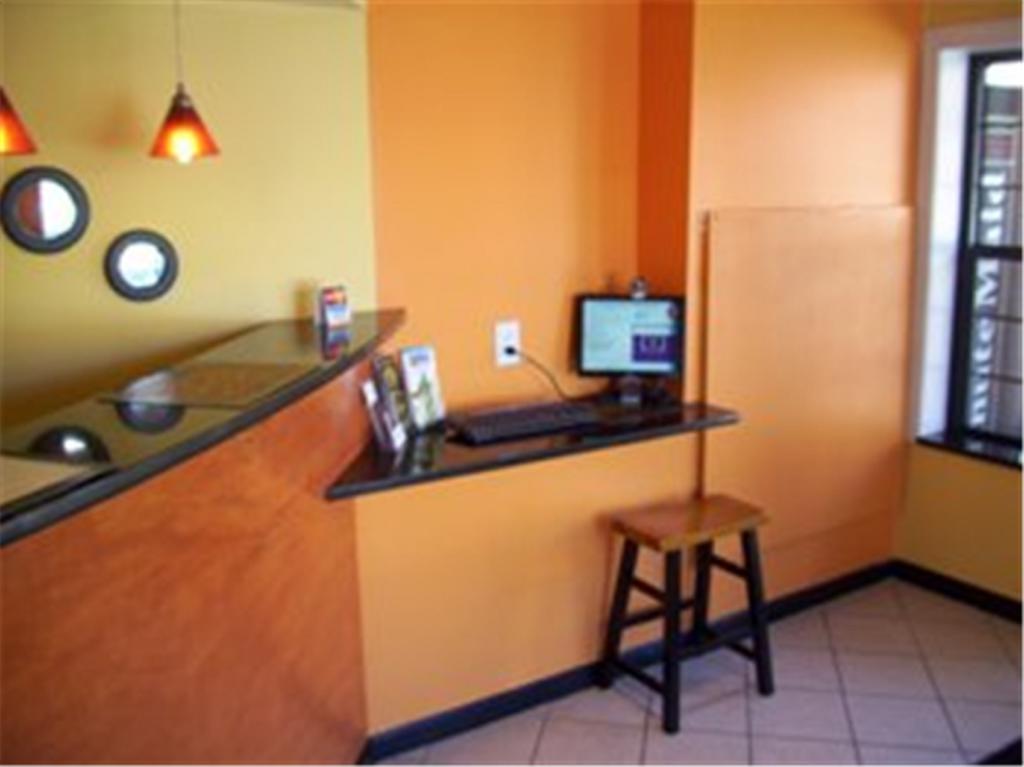 Vista Inn & Suites Beale Street メンフィス エクステリア 写真
