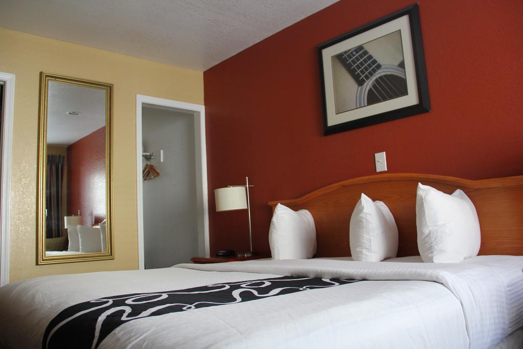 Vista Inn & Suites Beale Street メンフィス エクステリア 写真