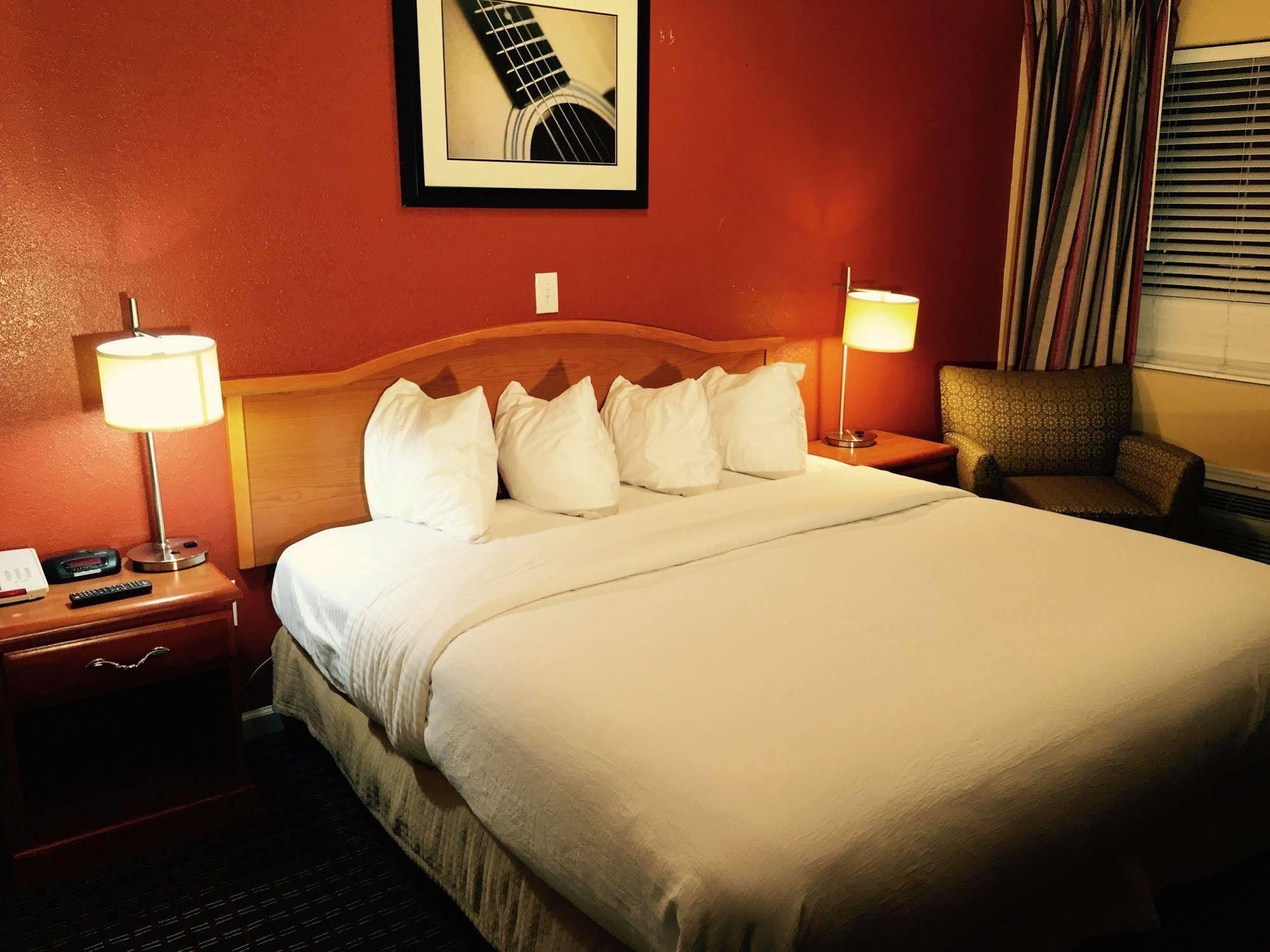 Vista Inn & Suites Beale Street メンフィス エクステリア 写真