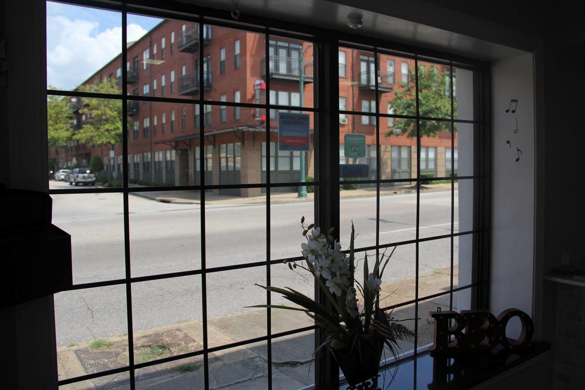 Vista Inn & Suites Beale Street メンフィス エクステリア 写真