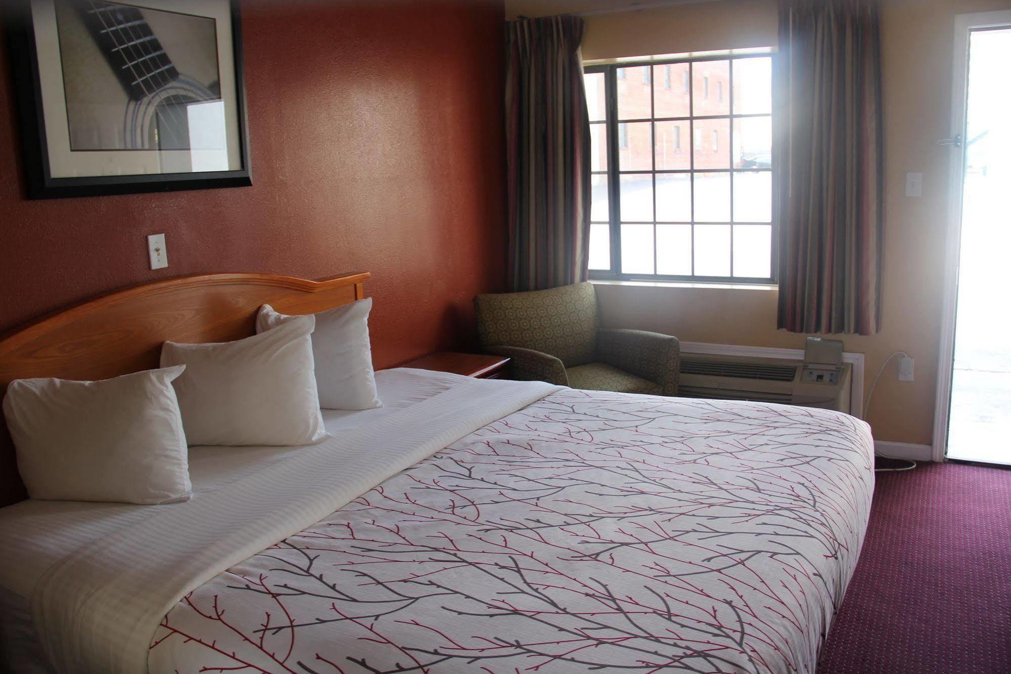 Vista Inn & Suites Beale Street メンフィス エクステリア 写真