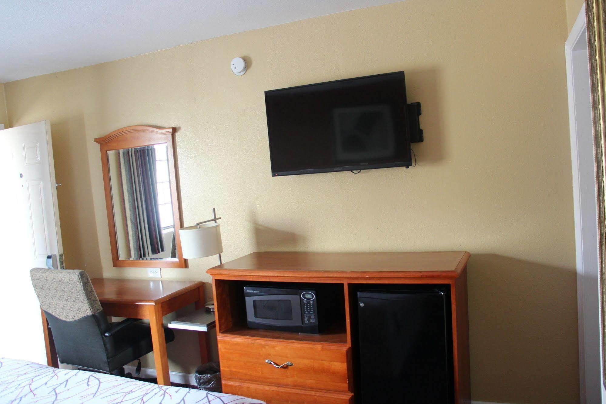 Vista Inn & Suites Beale Street メンフィス エクステリア 写真