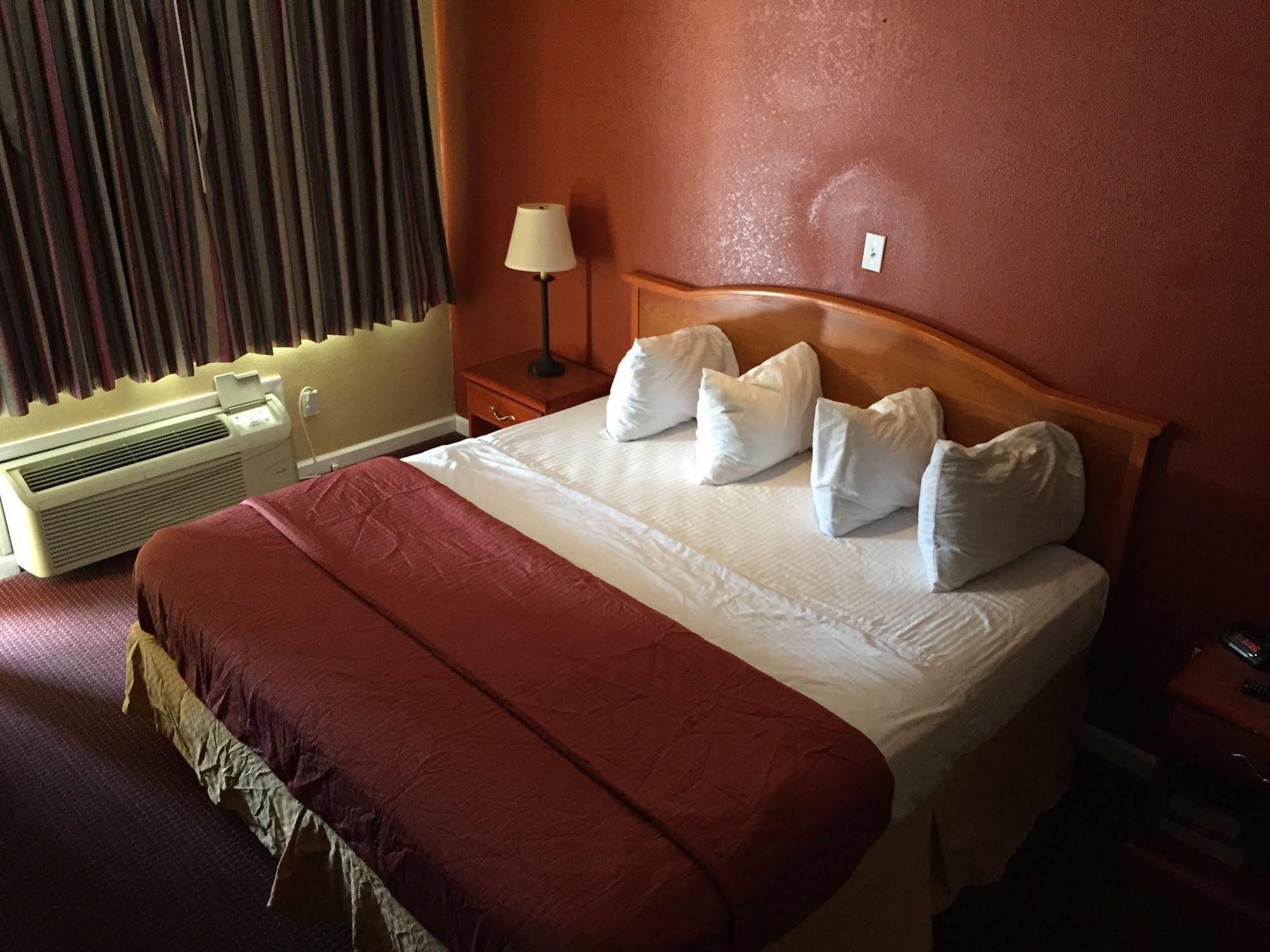 Vista Inn & Suites Beale Street メンフィス エクステリア 写真